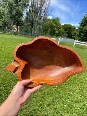 Large wooden leaf bowl